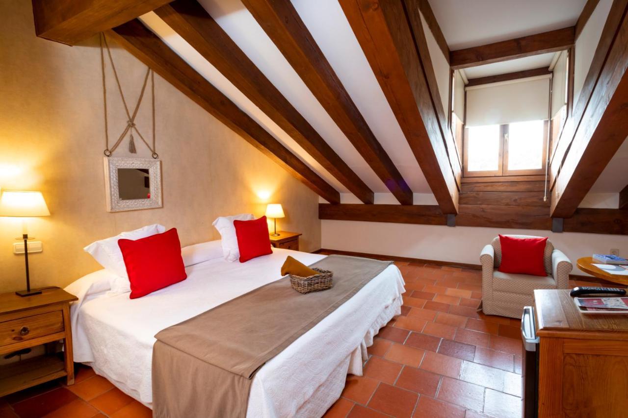 Hospederia De Santo Domingo Hotel Pedraza Exterior photo