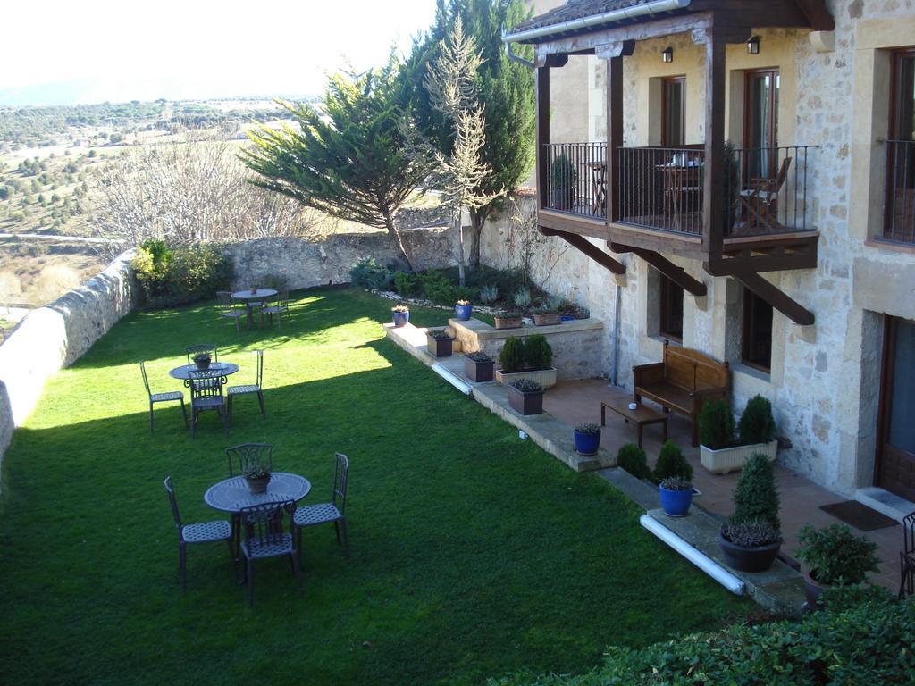 Hospederia De Santo Domingo Hotel Pedraza Exterior photo